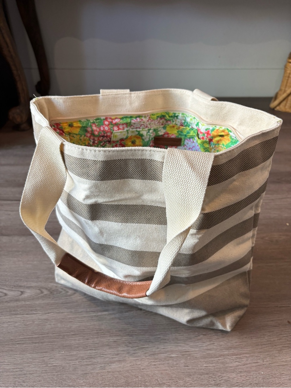 NWT Bath & Body Works Gold & Cream Striped Canvas Floral Lined Beach Tote